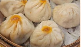 What Are Xiao Long Bao (小笼包)? A Guide to Shanghai's Soup Dumplings